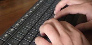 INWESTUJĄC, STRACILI PONAD 200 TYSIĘCY ZŁOTYCH