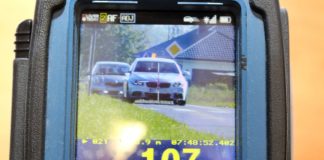 MŁODY KIEROWCA BMW PODRÓŻOWAŁ Z PRĘDKOŚCIĄ 107 KM/H NA “CZTERDZIESTCE”