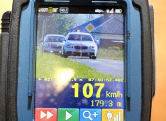 MŁODY KIEROWCA BMW PODRÓŻOWAŁ Z PRĘDKOŚCIĄ 107 KM/H NA “CZTERDZIESTCE”