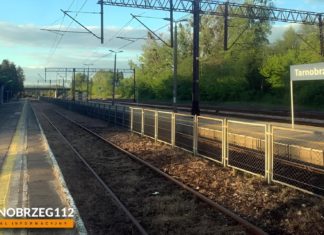 16-LATEK POTRĄCONY PRZEZ POCIĄG. PRZEŻYŁ