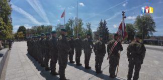 2025.05.02 – NOWA DĘBA W BIAŁO-CZERWONYCH BARWACH