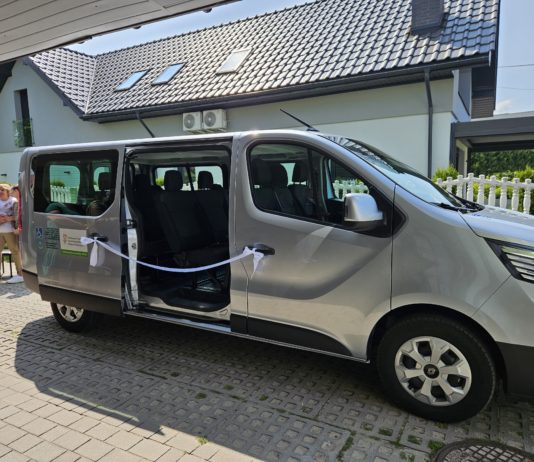 NOWY SAMOCHÓD DLA WARSZTATÓW TERAPII ZAJĘCIOWEJ W TARNOBRZEGU