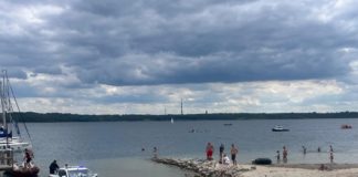 ZAGINIĘCIE NAD JEZIOREM TARNOBRZESKIM. AKCJA POSZUKIWAWCZA TRWA!