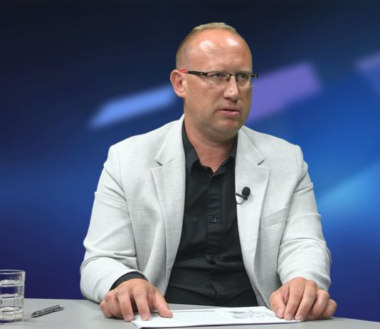 PYTAMY WPROST Z DNIA 22 SIERPNIA 2025 – DAMIAN KARBOWNICZAK