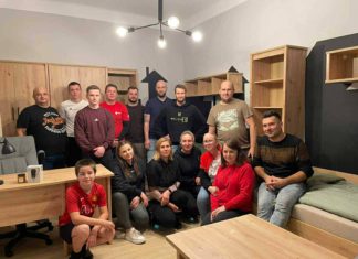 PO RAZ KOLEJNY POMOGLI DOMOWI DZIECKA W SKOPANIU. EKIPA DPD WYREMONTOWAŁA POKÓJ DZIECIĘCY