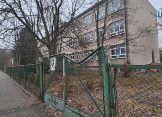 2025.12.03 – DZIAŁKA PO GIMNAZJUM? NA SPRZEDAŻ!