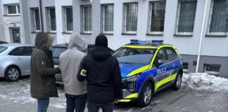 90-LATEK PADŁ OFIARĄ OSZUSTÓW. WYŁUDZILI OD NIEGO BLISKO 130 TYSIĘCY ZŁOTYCH