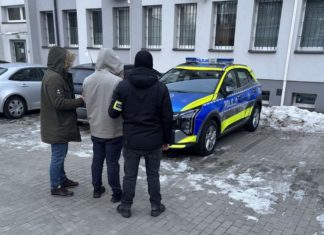 90-LATEK PADŁ OFIARĄ OSZUSTÓW. WYŁUDZILI OD NIEGO BLISKO 130 TYSIĘCY ZŁOTYCH