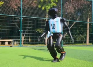 ROBOT HUMANOIDALNY NA ŻYWO W TARNOBRZEGU